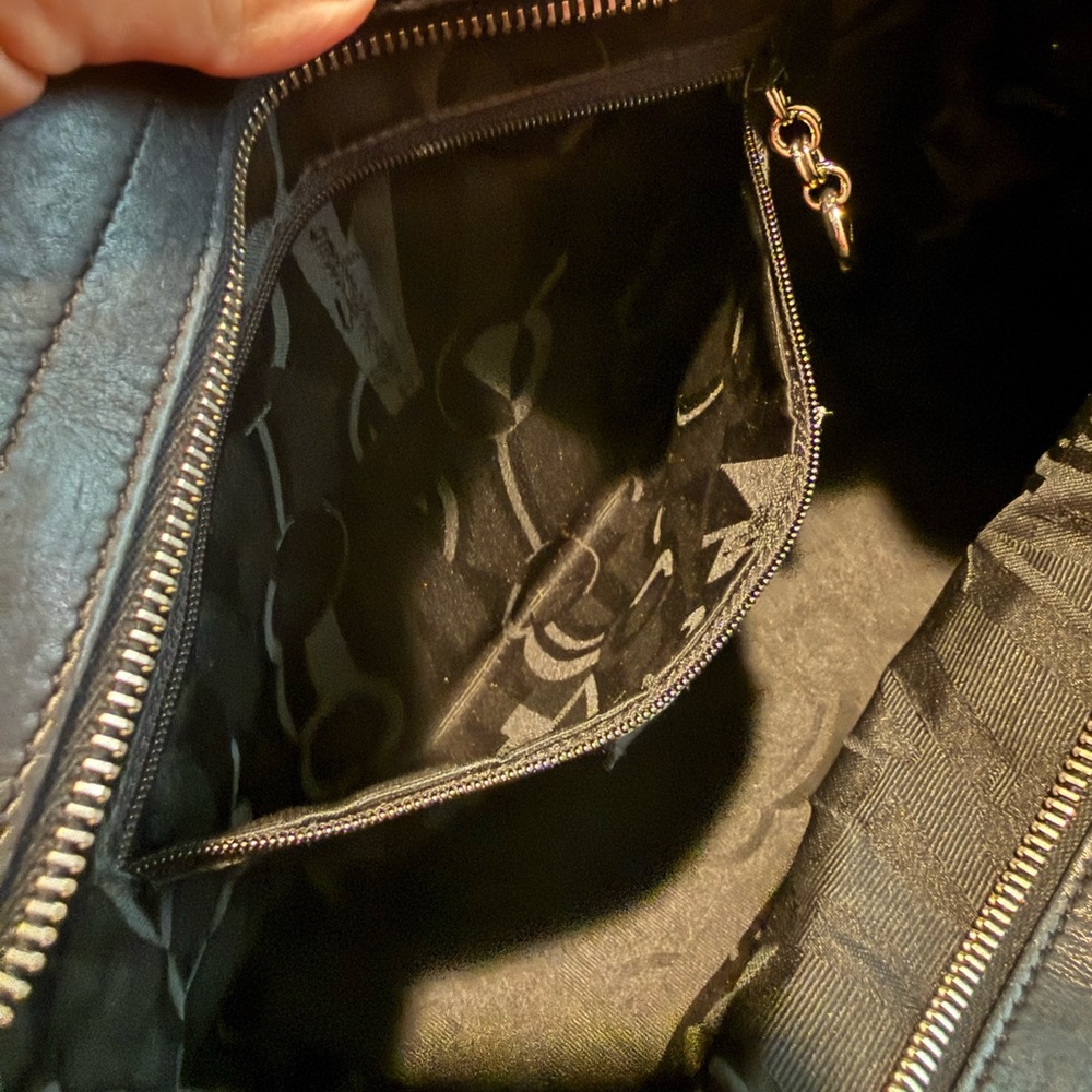 Salvatore Ferragamo Black Chain-Handle Shoulder Bag - Picture 7 of 11